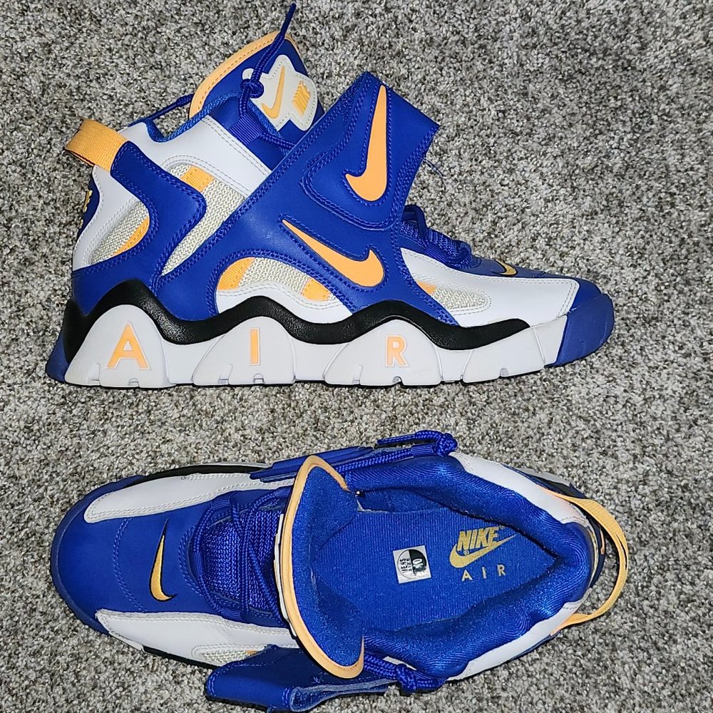 HTF RARE NIKE SNEAKERS TRIED ON INDOORS ON CARPET SIZE 10